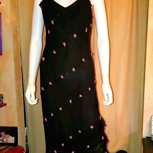 🖤Sleek 100% Silk Black Beaded Dress w/ Rose's 🖤